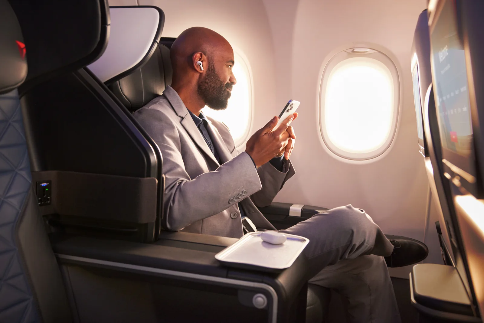 Delta Fly Delta mobile app, how dynamic pricing and digital channels reshape miles economics.